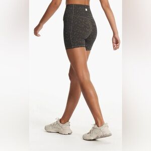 Vuori Studio Pocket Shorts Large